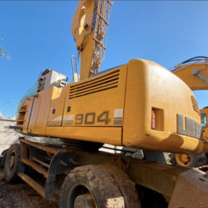 Grúa Liebherr sobre neumáticos A904C